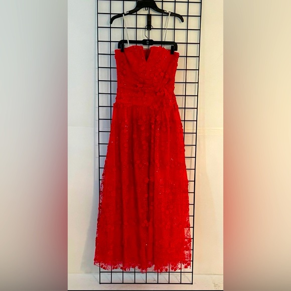 Monique Lhuillier Embroided Strapless Gown - Picture 12 of 14